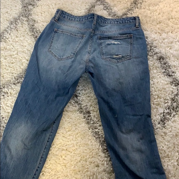 ~HOLEY MOM JEANS~ light wash - Picture 4 of 4